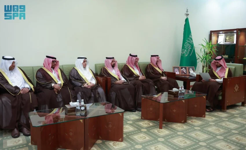 الأمير فهد بن محمد بن سعد يستقبل رئيس وأعضاء ورؤساء اللجان بغرفة الخرج