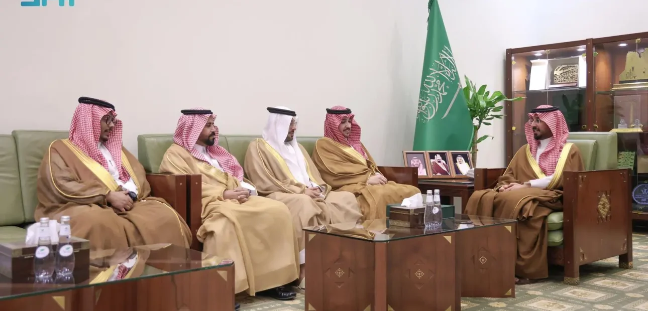 الأمير فهد بن محمد يستقبل رئيس وأعضاء غرفة الخرج